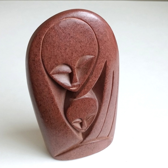 Beautiful Mother and Child Sculpture - Picture 8 of 9